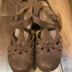 Born Boc medium brown persi clog